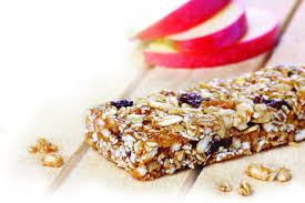 Combine granola, oats, nuts, flour and raisins in a large mixing bowl. Guide To Snack Bars Healthy Food Guide