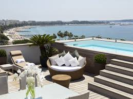 6 Superbes Hotels Avec Piscine Privee Dans Votre Chambre En France