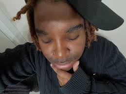 Views from my Theatre Makeup Course….. •Abstract Orchid •Special Effects ⚠️  •Gross facial muscletal anatomy •Feminine Stage makeup •60s makeup  •Masculine Stage makeup •Barbie Bibble Drag makeup •Aged stage makeup