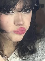 What is the deal with these “I'm ugly” trend?