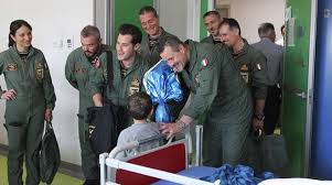 17k views · july 6. Latina I Piloti Dell Aeronautica Militare Regalano Uova Di Cioccolata Ai Piccoli Pazienti Del Goretti Il Faro Online