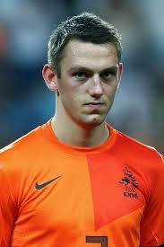 De vrij fifa 21 is 28 years old and has 2* skills and 4* weakfoot, and is right footed. Stefan De Vrij Hairstyles Celebrity Hairstyles