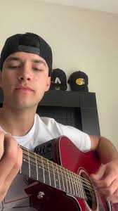 Llevele Flores🌹… #lleveleflores #cover #eduardonevarez #fyp #edenmuñoz