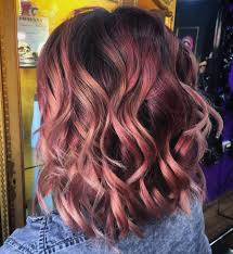 Colori tinture per capelli, biondo scuro, tendenze per le acconciature. Capelli Rose Brown A Chi Stanno Bene