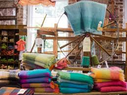 Ngoài ra cửa hàng còn chuyên các. Best Gift Shops Galway Where To Buy Distinctively Irish Gifts Galway