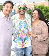 Ranveer Singh Wiki Age Girlfriend Wife Family Biography More Wikibio Ranveer belongs to a sindhi family, who migrated from karachi to mumbai during the partition of india. ranveer singh wiki age girlfriend