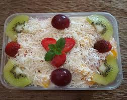 Salad buah yoghurt drink strawberry. Fotofood Net Cara Membuat Salad Buah Segar Yang Enak Dan Praktis