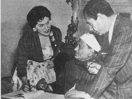 زكاة الفطر فرض على كل مسلم صغير أو كبير ذكر أو أنثى حر أو عبد؛ لما ثبت عن ابن عمر رضي الله عنهما قال: Ù„ÙŠÙ„Ù‰ Ù…Ø±Ø§Ø¯ ØªØ±Ø¶Ø¹ Ø§Ø¨Ù†Ù‡Ø§ Ø²ÙƒÙŠ ÙØ·ÙŠÙ† Ø¹Ø¨Ø¯Ø§Ù„ÙˆÙ‡Ø§Ø¨ ØµÙˆØ± Ù†Ø§Ø¯Ø±Ø©