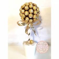 This sweet explosion is a great gift for someone with a sweet tooth. Rocher Pralinen Baum Mit 60 Stuck Grosse 2 Geschenk