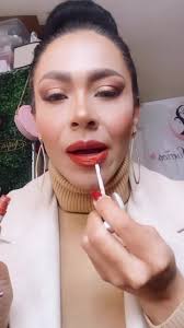 Nuevo labial líquido at play...