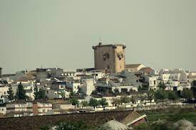 De superficie, 3 habitaciones y un cuarto de plancha que perfectamente te puede servir como o. El Carpio Cordoba Torre De Garci Mendez Resto De La Antigua Fortaleza Del Ano 1 325 Mapio Net