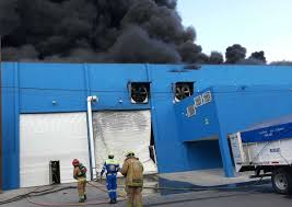 Está por liberarse la circulación de la av. Reportan Incendio En Parque Industrial De Santa Catarina Nl