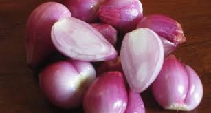 Tapi di dalamnya tiap lapisan bawang merah mengandung begitu banyak manfaat. Mengobati Diabetes Dengan Bawang Merah