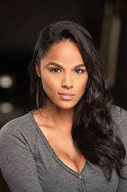 Carolyn Devore's Instagram, Twitter & Facebook