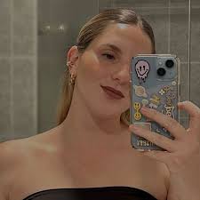 Arianna (@arianna.bauer)