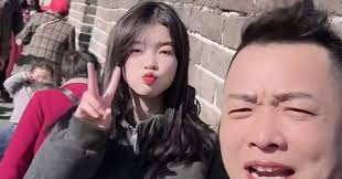 Cha mẹ già buồn vì không thể 'lên chức' ông bà