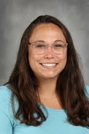 Lara Burns's Instagram, Twitter & Facebook