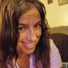 Andrea Bouchard's Instagram, Twitter & Facebook