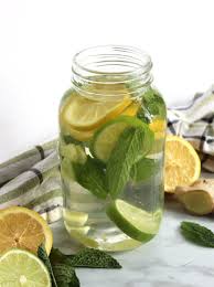 Infused water apel dan kayu manis ini memiliki rasa yang enak dan segar banget dan bisa meningkatkan metabolisme dan sekaligus menurunkan berat badan dalam waktu yang cepat. Aneka Resep Infused Water Sesuai Kegunaannya Tak Hanya Langsing Yang Didapat Sehatnya Juga