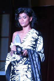 Kee Hua Chee Live!: MERCY MALAYSIA FINAL SHOW FEATURING KELANTAN SILVER  JEWELLERY PROJECT ON SHOES