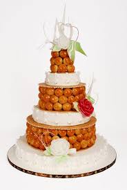 A New Take On The Croquembouche By Francois Payard Lovely Piece Monte De Choux Decoration Gateau Mariage Piece Montee Choux Comment Decorer Un Gateau