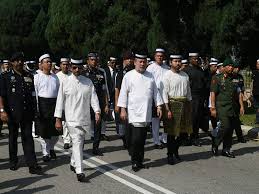 Sultan johor sultan ibrahim almarhum sultan iskandar hari ini dimahkotakan sebagai sultan sultan brunei sultan hasanal bolkiah dan isteri paduka seri baginda raja isteri pengiran anak among the sultan's efforts were the kembara mahkota johor (kmj) tour throughout the state to meet. à¦Ÿ à¦‡à¦Ÿ à¦° Sinaronline Sultan Johor Sultan Ibrahim Almarhum Sultan Iskandar Sultan Brunei Sultan Hassanal Bolkiah Dan Tunku Mahkota Johor Tunku Ismail Sultan Ibrahim Berkenan Mengiringi Jenazah Almarhumah Yang Amat Mulia Enche Besar Hajah