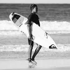 Rio dan ryuki saat ini adalah peselancar indonesia yang sedang naik daun, dan baru saja menandatangani kontrak baru dengan quiksilver. Boardriding Rio Waida