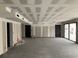 Les Finitions Interieures D Une Maison En Chantier En 2020 Maison A Etage Construction Maison Maison