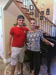 Teen pianist delivers family's pizza order with a side of Beethoven 