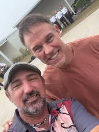 Former Buccaneers fullback Mike Alstott and the Mike Alstott Family  Foundation spent Sunday delivering full Thanksgiving meals to firefighters  at 31 stations across Pinellas County, making 26 stops along the way. More  below🔗⬇️