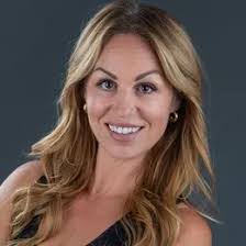 Amanda Helm's Instagram, Twitter & Facebook