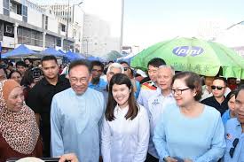 She is a member of the democratic action party (dap) in the pakatan harapan (ph) coalition. Anwar Yakin Vivian Menang Kerana Sokongan Positif Sabah Post