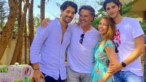 بوسي شلبي كشفت عن فيديو آخر، ظهر فيه راغب وهو يستعرض رومانسيته مع زوجته جيهان علامة ، التي هنأته كذلك بعيد ميلاده، وأكدت. Ø´Ø§Ù‡Ø¯ Ø±Ø§ØºØ¨ Ø¹Ù„Ø§Ù…Ø© ÙŠØ³ØªÙ…ØªØ¹ Ø¨Ø§Ù„Ø¥Ø¬Ø§Ø²Ø© Ù…Ø¹ Ø²ÙˆØ¬ØªÙ‡ ÙÙŠ Ø§Ø³Ø·Ù†Ø¨ÙˆÙ„