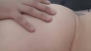 Rebolando bem gostosoa na pica do novinho.