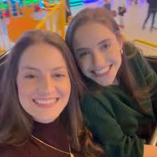 Eu tava errada aos 20, quando me imaginava aos 30. Várias coisas que pensei  que teriam acontecido, não aconteceram. Ao mesmo tempo, vivi coisas que  jamaaais passaram pela minha cabeça viver e ...