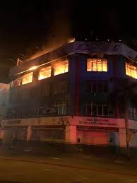 Saya berpengalaman dalam bidang elektrik lebih 20 tahun.saya boleh mendapatkan barang elektrik dan komponen dari berbagai jenama.contoh lampu. Cucutokayah On Twitter Kejadian Pagi Ini Kebakaran Di Bahagian Atas Sebuah Kedai Tayar Down Town Jalan Reko Kajang Kejadian Masih Berlaku Ketika Ini Kajang 19 Jan 2020 Kajang Downtown Jalanreko Kebakaran Https T Co Zka31wctez