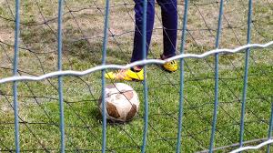 Les districts départementaux de football sont des organes fédéraux dépendant de la fédération française de football et des ligues régionales de football, chargés d'organiser les compétitions de football au niveau départemental. Limoges Plusieurs Blesses Et Plusieurs Plaintes Apres Des Violences Lors D Un Match De Foot Amateur