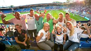 Islacker formó parte del equipo para los juegos olímpicos de verano de 2016 , donde alemania ganó la. Islacker Mann Thomas Spricht In Bild Ich Bin Die Spielerfrau Von Mandy Fussball Bild De