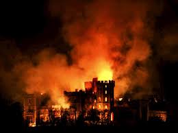 Par associated press et afp. Windsor Face Aux Flammes