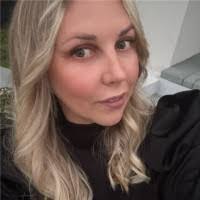 Janelle Crowe's Instagram, Twitter & Facebook