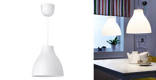 Kami juga menyediakan lampu hias gantung yang di rancang dengan gaya desain yang unik dan menarik yang tentunya dapat menambah suasana yang indah. Jual Ikea Pendant Melodi Lampu Gantung Minimalis White Pearl Terbaru Juli 2021 Blibli