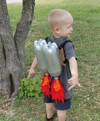 Fasching Kostume Kinder Diy Astronaut Kostum Plastikflaschen Plastikflaschen Bastelarbeiten Wiederverwertete Plastikflaschen Ideen Zum Selbermachen Fur Kinder