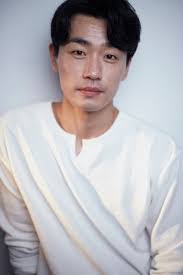 Sung Min's Instagram, Twitter & Facebook