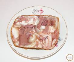 1 inimă 2 rinichi 2 urechi porc şorici, după gust 1 limbă ½ ficat de porc 300 g slănină de porc 500 g pulpă de porc 1 stomac de porc sânge de porc, opţional sare piper negru măcinat coriandru ienibahar foi de dafin. Retete Culinare Retetetraditionaleromanesti Ro Toba De Casa Reteta