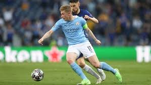 Chelsea midfielder jorginho, who won the champions league with his club and euro 2020 with his country italy in 2021, claims uefa men's player of the year honours. De Bruyne Kante And Jorginho Up For Uefa Player Of The Year Nhan Dan Online