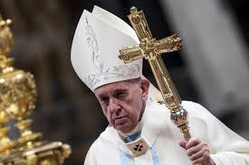 Papież franciszek, urodzony 17 grudnia 1936 roku w buenos aires, jest argentyńskim duchownym rzymskokatolickim. Watykanista Benedykt Xvi Stawial Na Boga Franciszek Stawia Na Czlowieka