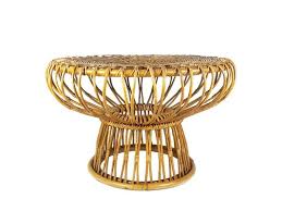 Wicker tables add the finish touch to your wicker furniture set, or can be used in great fashion to sprinkle that woven wicker effect and coordinate with other materials such as wood, aluminum or stone. Mid Century Round Italian Glass Rush Rattan Coffee Table For Sale At Pamono