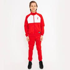 Dit trainingspak is ook in het zwart uitgebracht, deze wordt door de staf van de voetbalclub gedragen. Liverpool Trainingspak Kopen Morefootballs Com Officieel Item