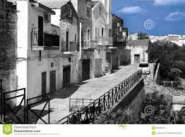 Located in the small town of bernalda in italy, the palazzo was soon purchased by francis coppola's grandfather who wanted to turn it into a luxury hotel so as to draw tourists in this beautiful area of italy. Alte Hauser Von Bernalda Italien Redaktionelles Stockbild Bild Von Schwarzes Europa 36209974
