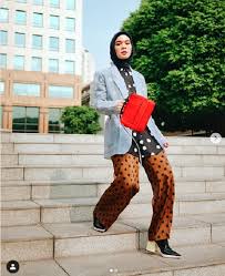 7q long tunic polka tunik kemeja imut simple elegan polkadot pita xl pasangan pria wanita cp cantik style modis murah baju cewe cardigan blouse hem korea busana muslim pesta. 4 Gaya Hijab Dengan Motif Polkadot Yang Bikin Kamu Makin Stylish Okezone Muslim